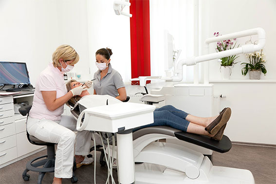 Zahnarztpraxis-Dr-Sorana-Serdean-Zahnärztin-Zahnarzt-Asten-Linz-Behandlung-3